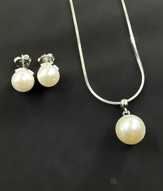 The Pearl Drops Silver Pendant Set