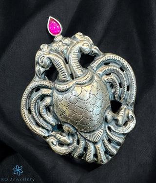 The Dhruvika Gandaberunda Silver Nakkasi Pendant