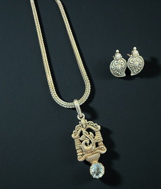 The Navaranga Silver Peacock Pendant & Earrings (Oxidised)