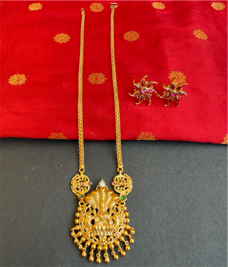 The Sriya Lakshmi Silver Green Kemp Necklace & Earrings