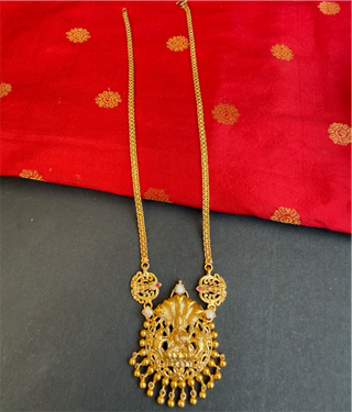 The Sriya Lakshmi Silver Pearl Necklace & Earrings