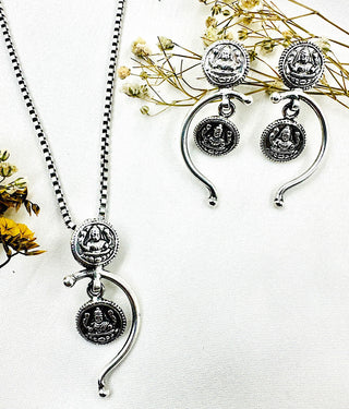 The Silver Lakshmi Pendant Set (Oxidised)