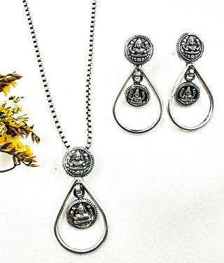 The Silver Lakshmi Pendant Set (Oxidised)