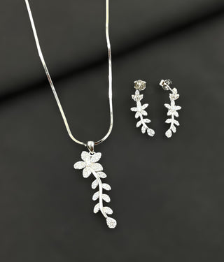 The Nora Silver Pendant Set