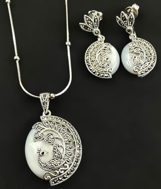 The Kaveesha Silver Marcasite Pendant Set