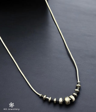 The Suravi Silver Necklace