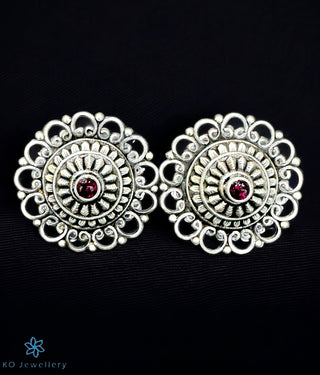 The Brinda Silver Ear-studs (Oxidised)