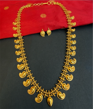 The Aarna Silver Stamped Paisley Necklace