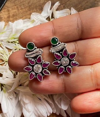 The Sudhanva Silver Gemstone Earstuds