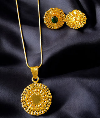 The Yuktvaa Silver Pendant Set (Green)