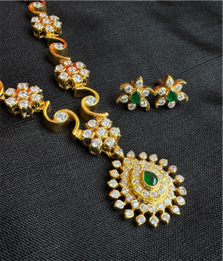 The Krisha Silver Closed-setting Diamond Look Necklace