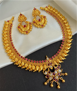 The Tanuja Silver Paisley Necklace