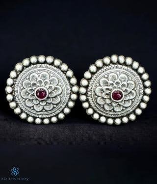 The Gaurika Silver Ear-studs (Oxidised)