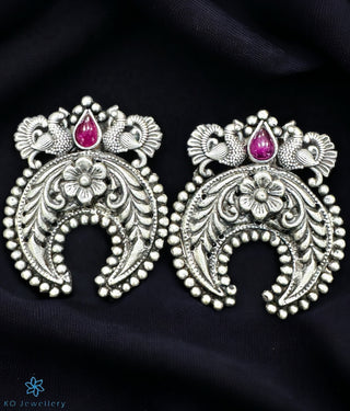 The Ishanvi Silver Ear-studs (Oxidised)