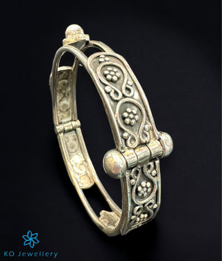 The Aadhya Silver Antique Openable Bracelet (Size 2.4)