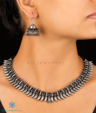 The Malligai Arumbumalai Antique Silver Necklace/Jhumkas(Blue)