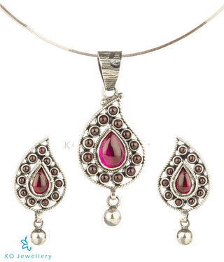 The Shobita Silver Paisley Pendant Set (Oxidised)