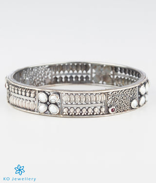 The Maya Silver Pearl Bangle (Oxidised) (Size/2.2/2.4/2.6/2.8)