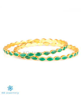 The Avantika Silver Kemp Bangle(Green/Size 2.6)