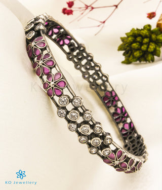 The Viha Silver Bangle (Size 2.2/2.4/2.6/2.8)