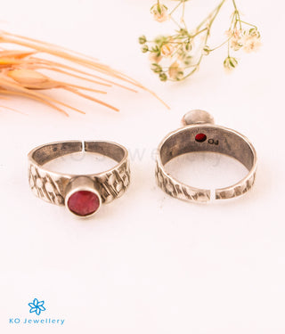 The Purabi Silver Gemstone Toe-Rings (Red)