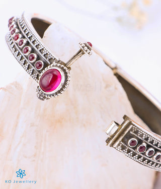 The Amira Silver Gemstone Kada/Bracelet (Red/Size 2.4)