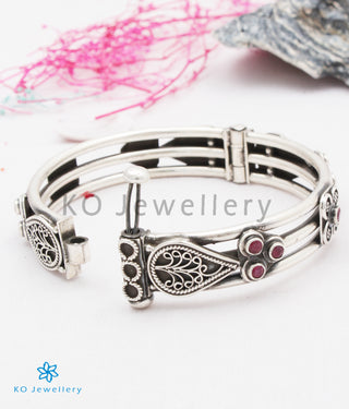 The Sarisha Silver Bracelet (Red/Size 2.6)