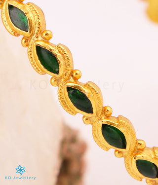 The Eka Silver Kempu Bangle (Green/Size 2.6)