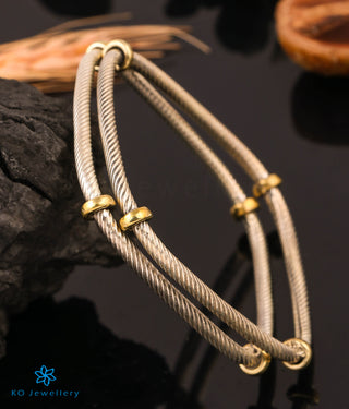 The Kusum Silver Bangle (Size 2.6)