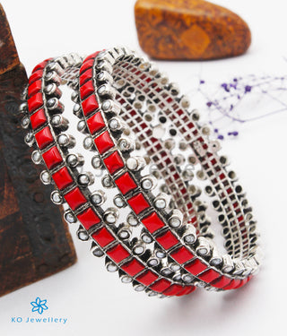 The Rajanya Silver Bangle (Oxidised/Coral/Size 2.2/2.4/2.6/2.8)