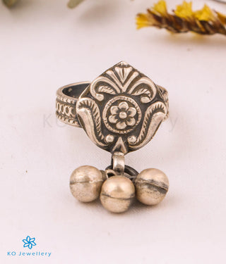 The Vagmi Silver Finger Ring