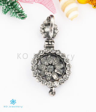 The Eka Silver Kempu Pendant Set (Oxidised)