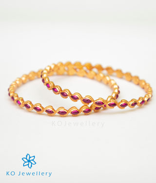 The Eka Silver Kempu Bangle (Red/Size/2.2/2.4/2.6/2.8)